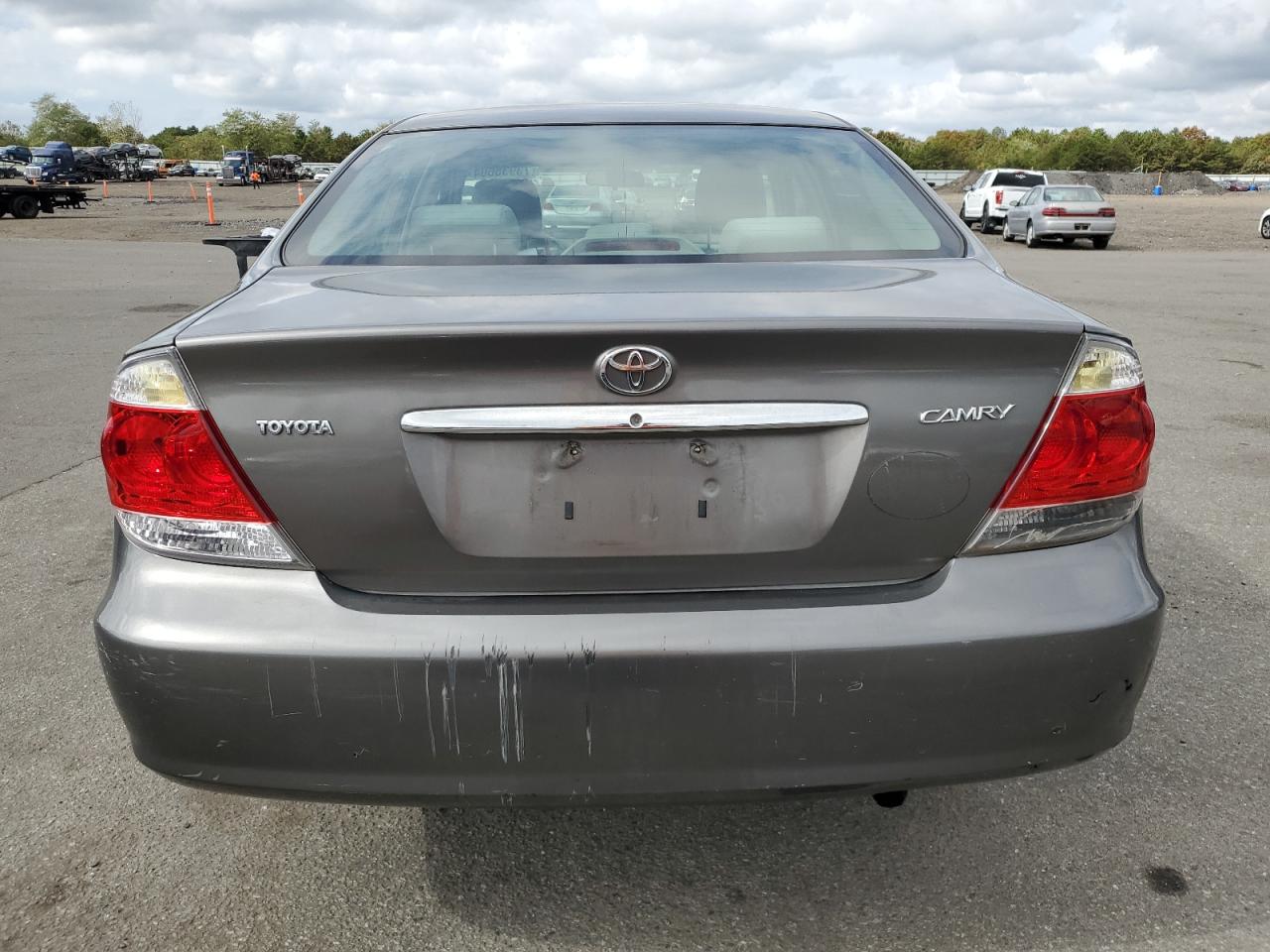 2005 Toyota Camry Le VIN: 4T1BE32K55U521656 Lot: 73935604