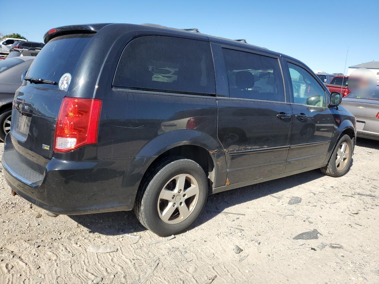 2012 Dodge Caravan - Image 3