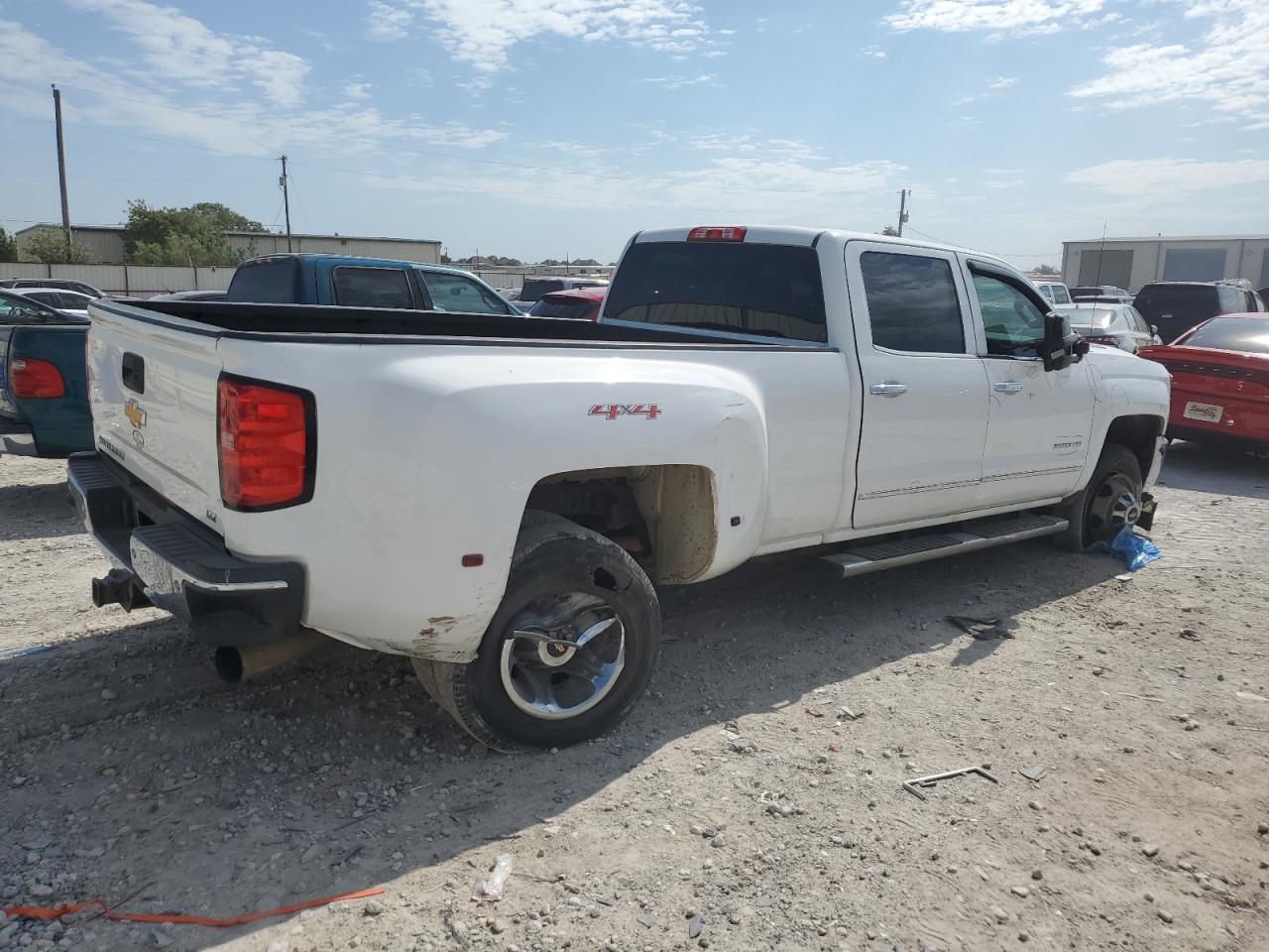 2016 Chevrolet Silverado - Image 3