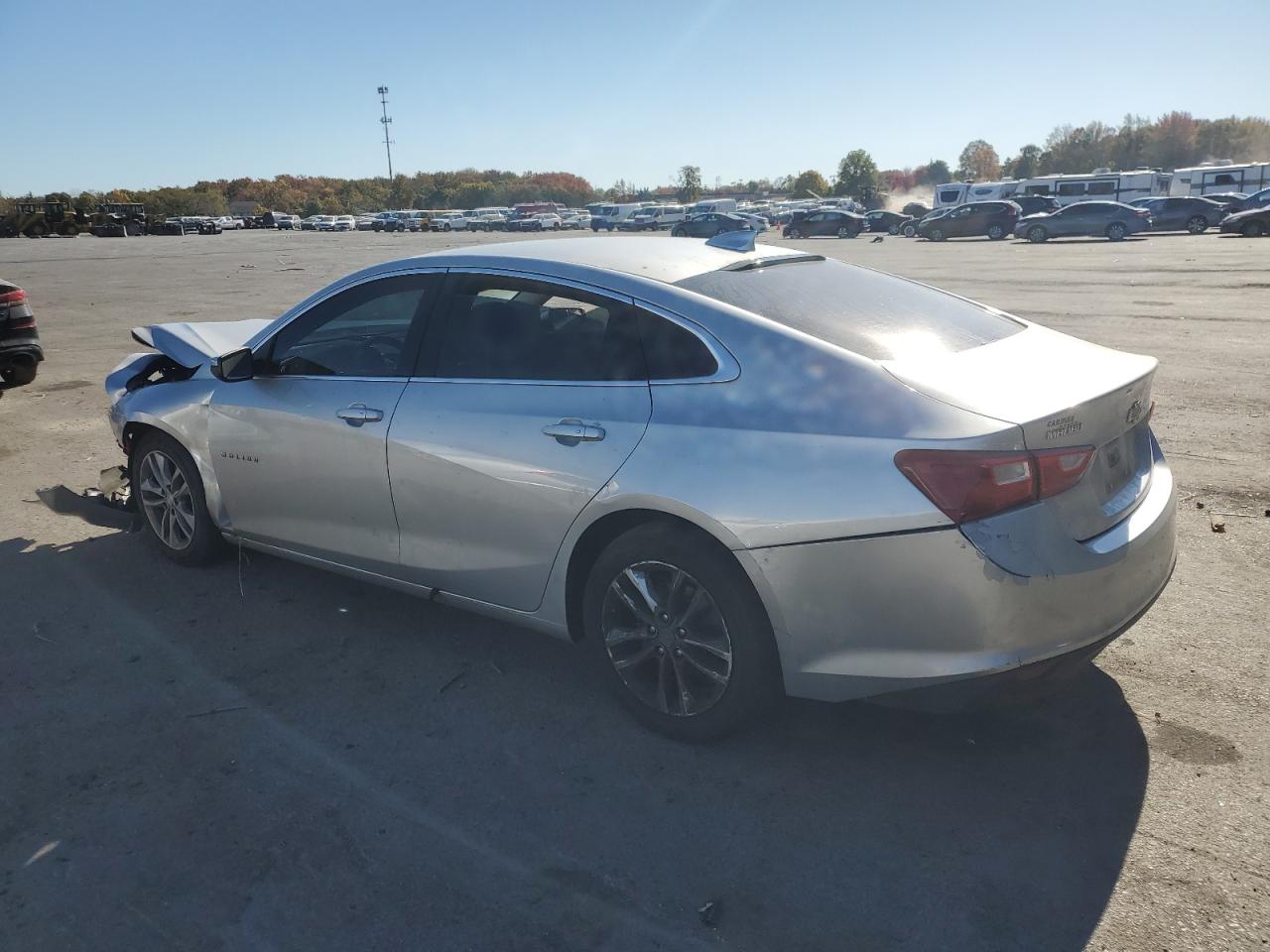 2018 Chevrolet Malibu - Image 2