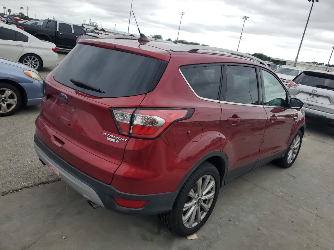 1FMCU9J94JUC71071 2018 Ford Escape Titanium