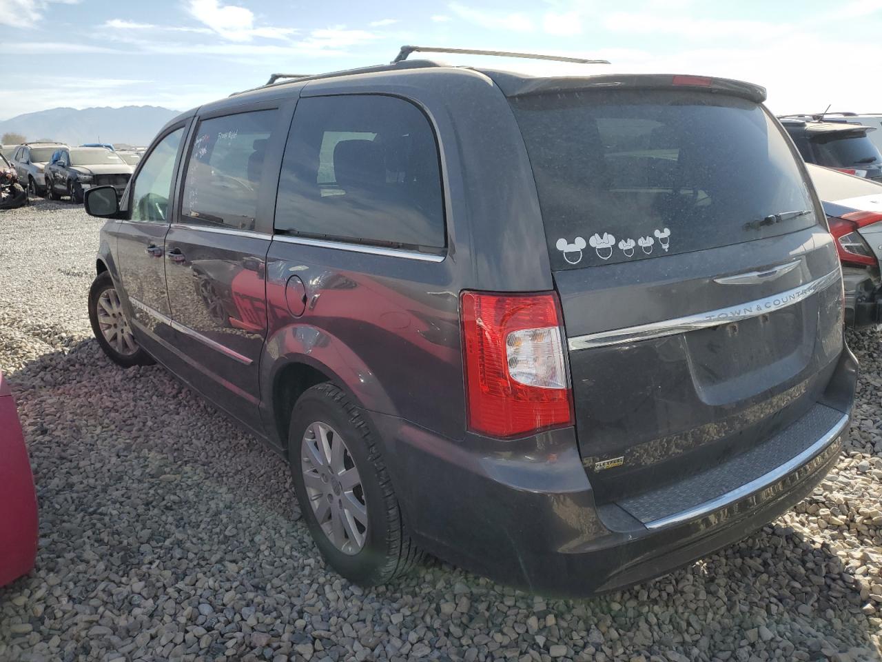 2015 Chrysler Town & Country - Image 2