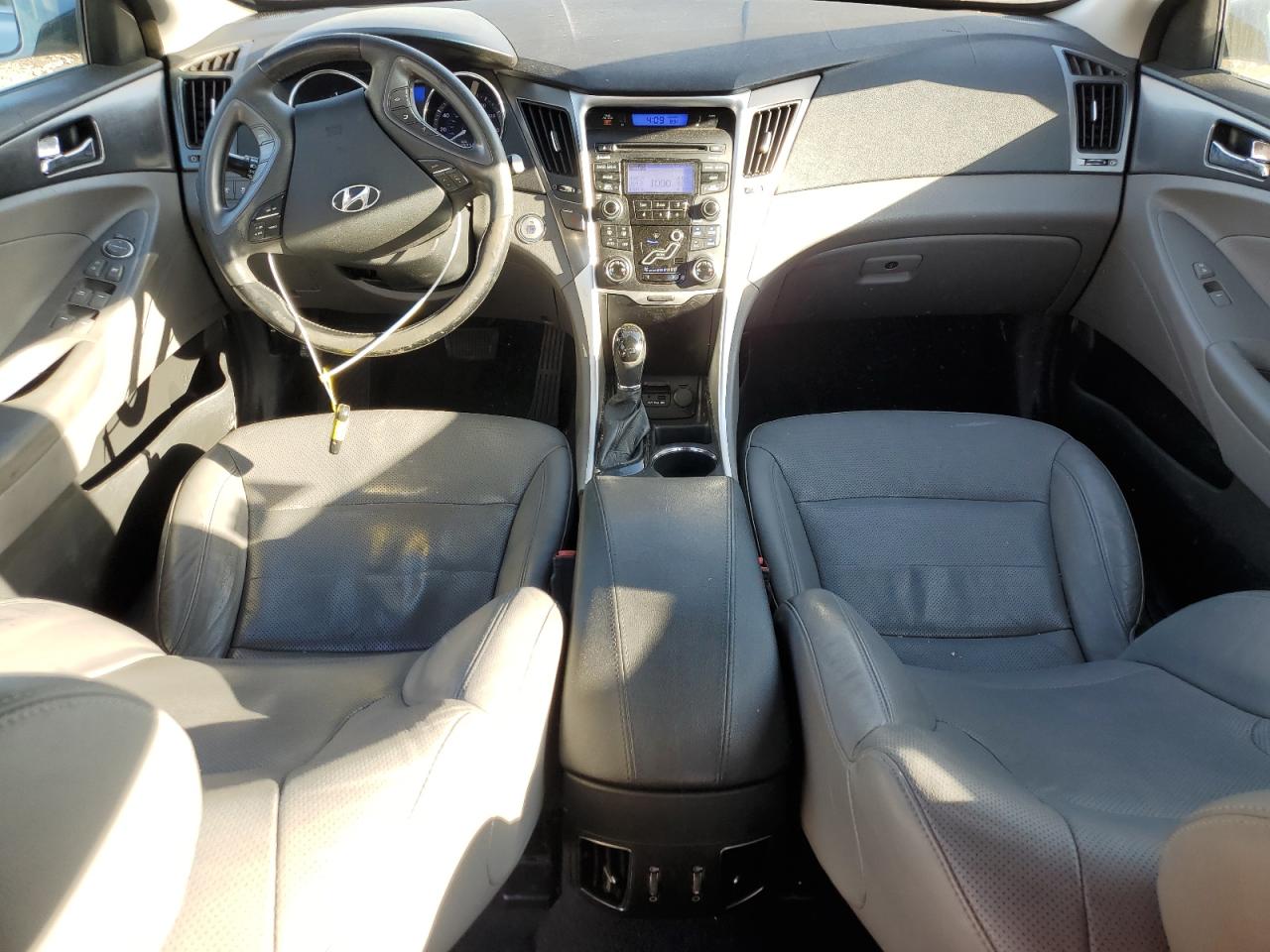 2012 Hyundai Sonata - Image 8