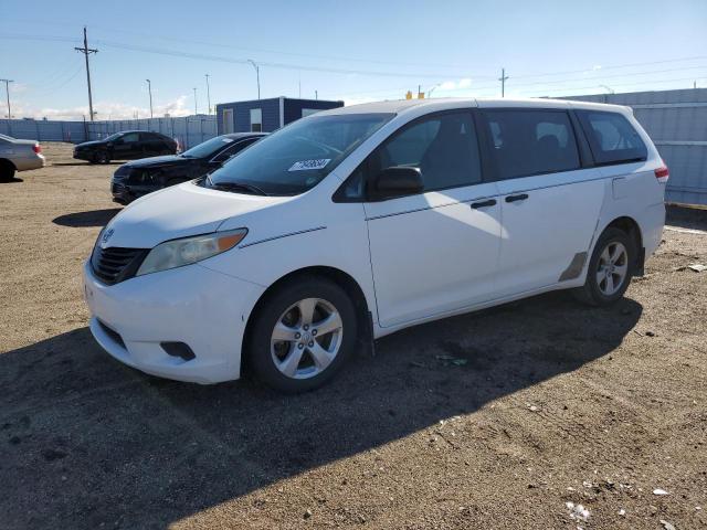 2011 Toyota Sienna Base للبيع في Greenwood، NE - Front End