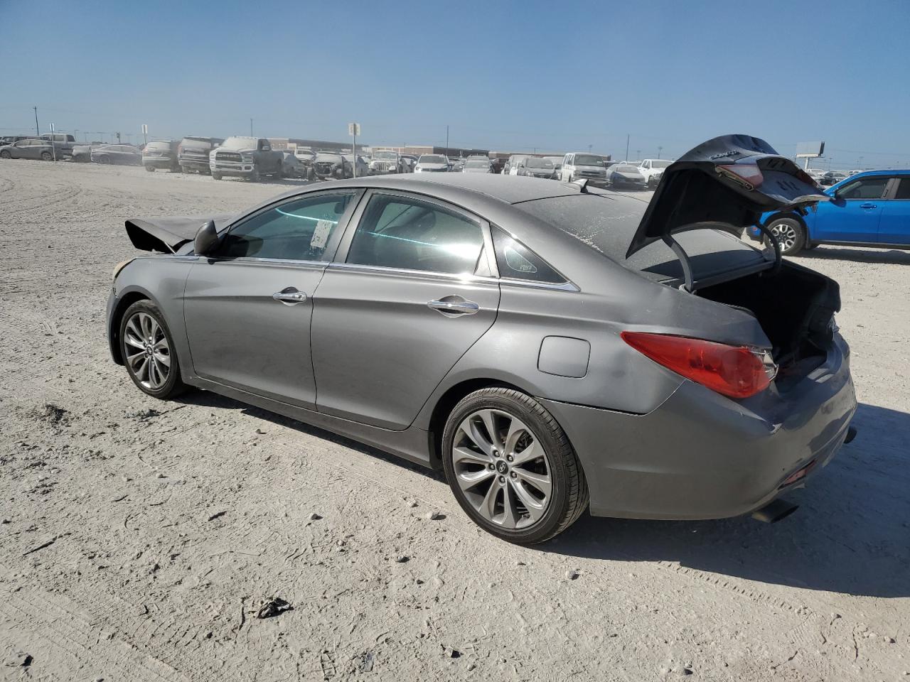 2012 Hyundai Sonata - Image 2