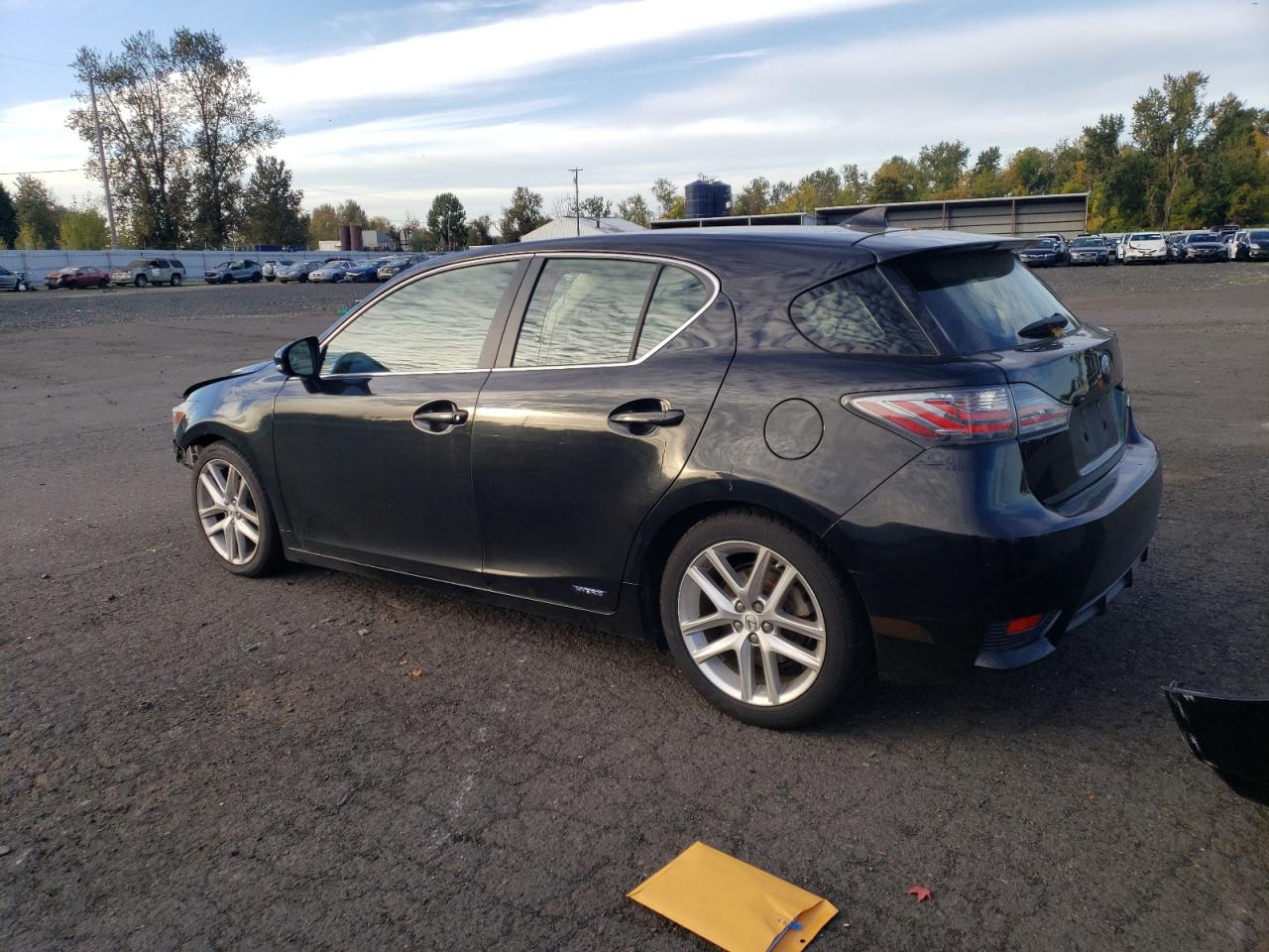 2015 Lexus CT - Image 2