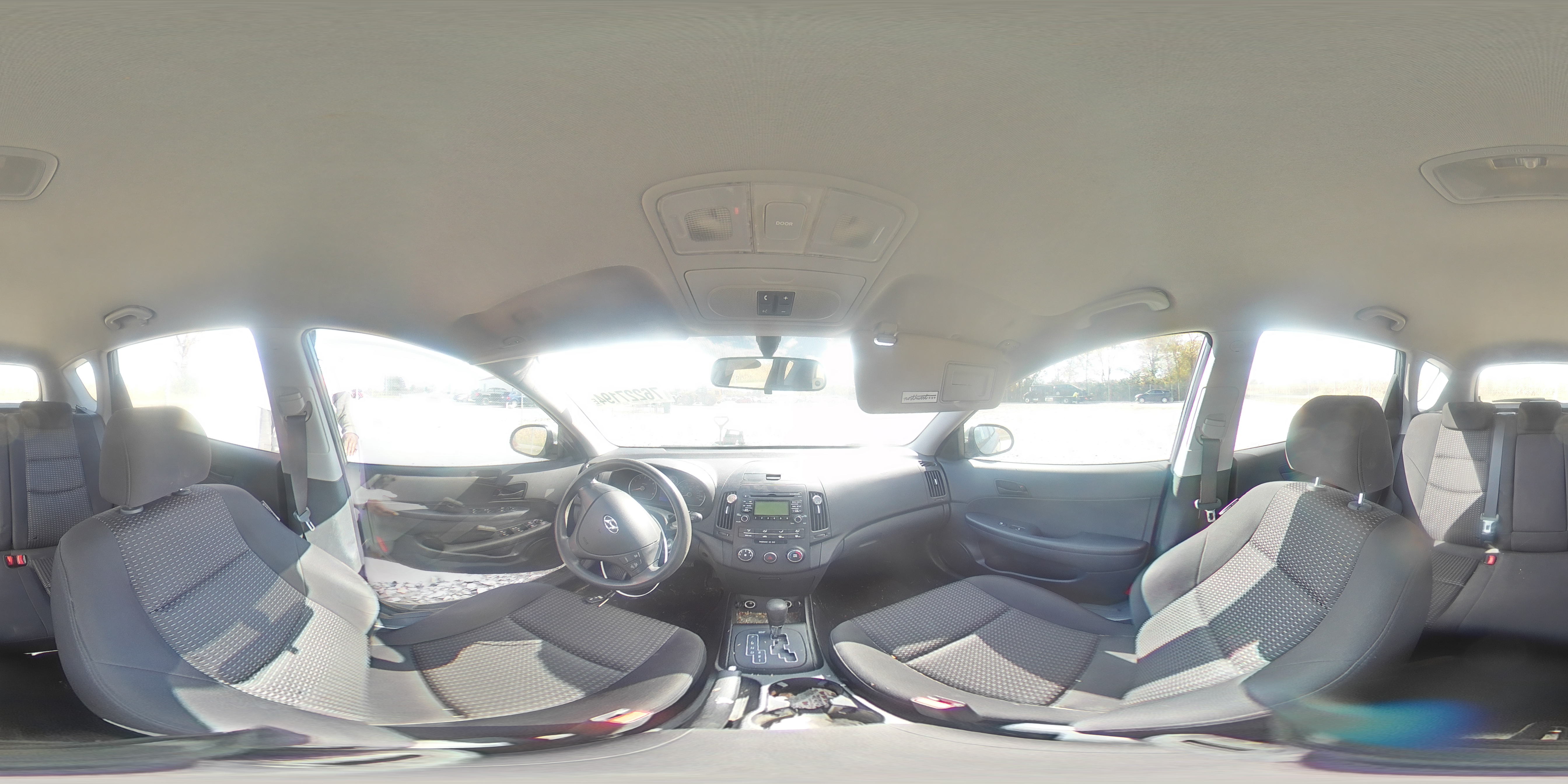 2010 Hyundai Elantra - Image 12