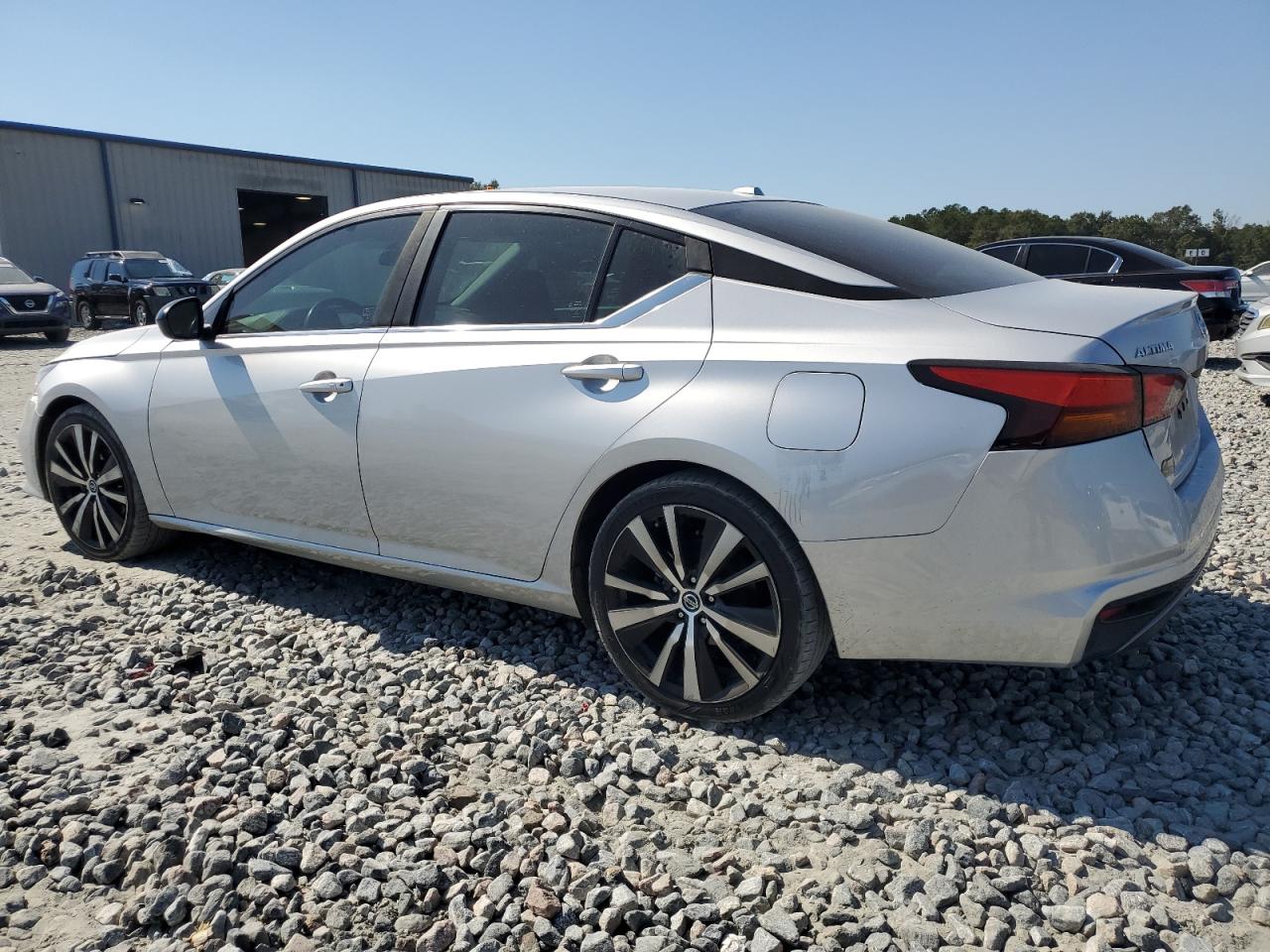 2019 Nissan Altima - Image 2