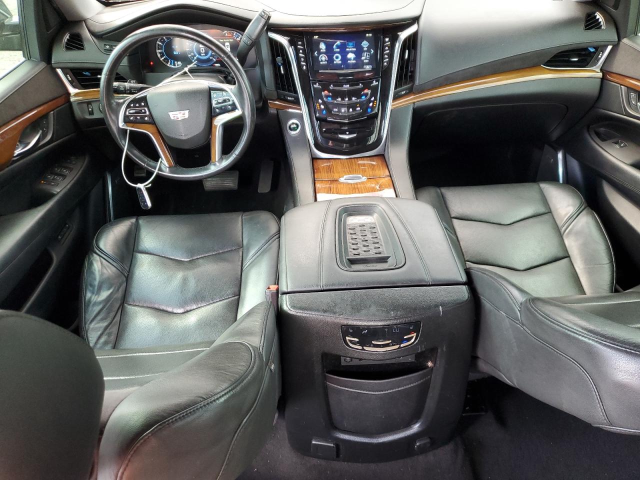 1GYS4BKJ9HR224139 2017 Cadillac Escalade Luxury