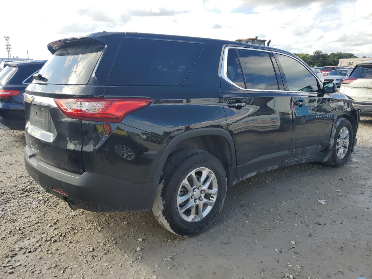 2019 Chevrolet Traverse - Image 3