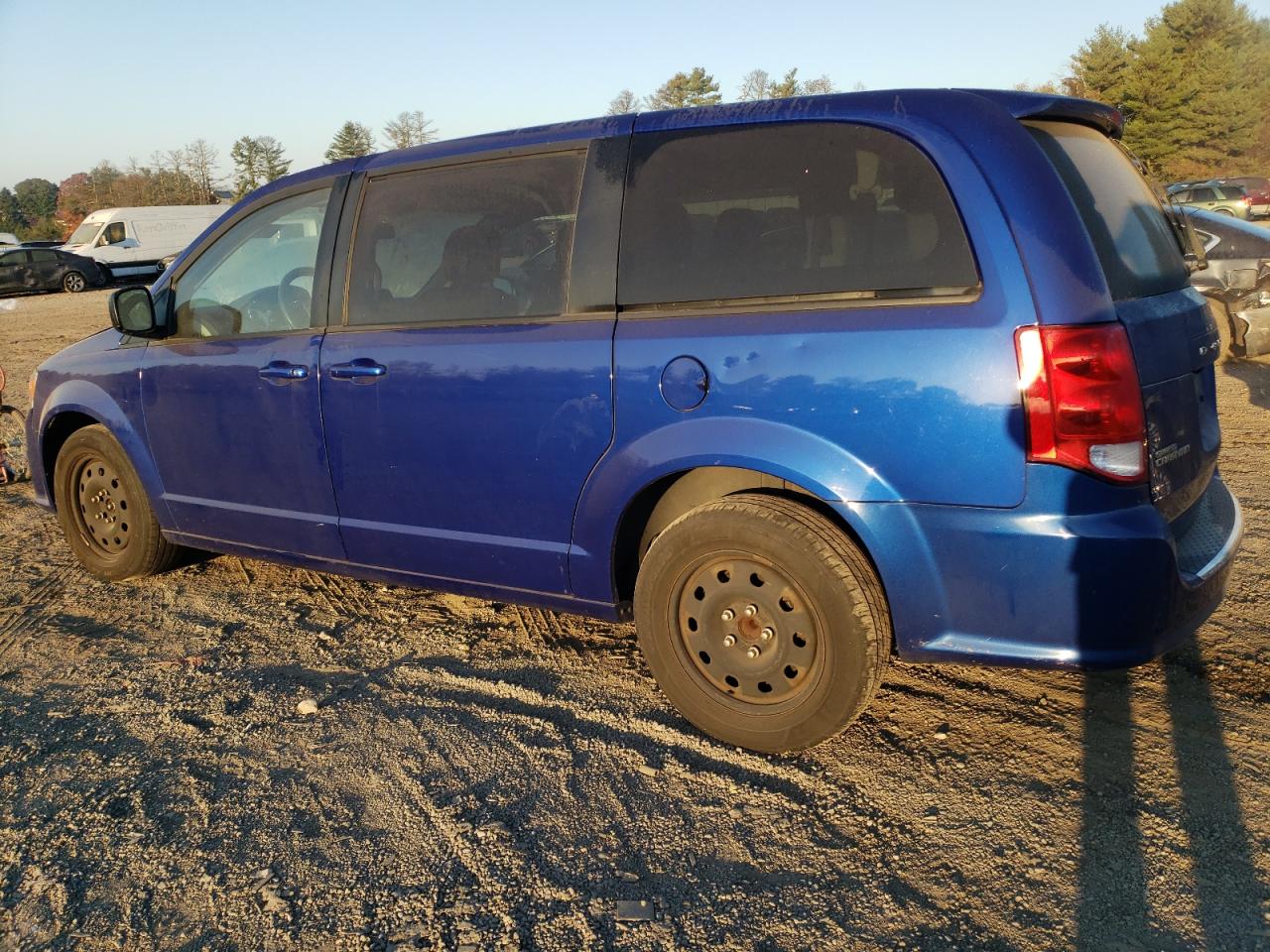 2018 Dodge Caravan - Image 2