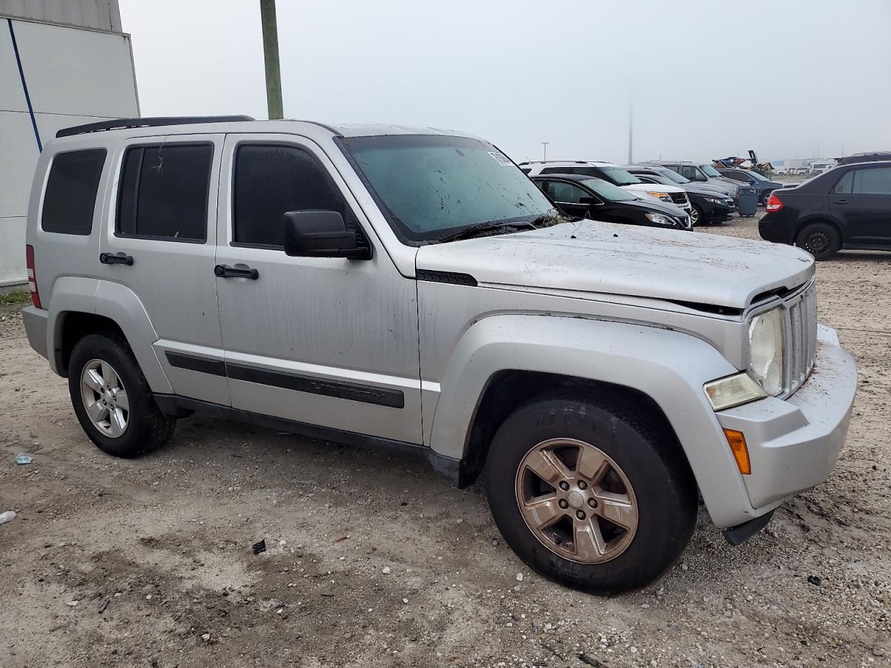 2012 Jeep Liberty (North America) - Image 4