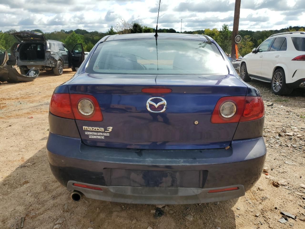 JM1BK12F551317817 2005 Mazda 3 I