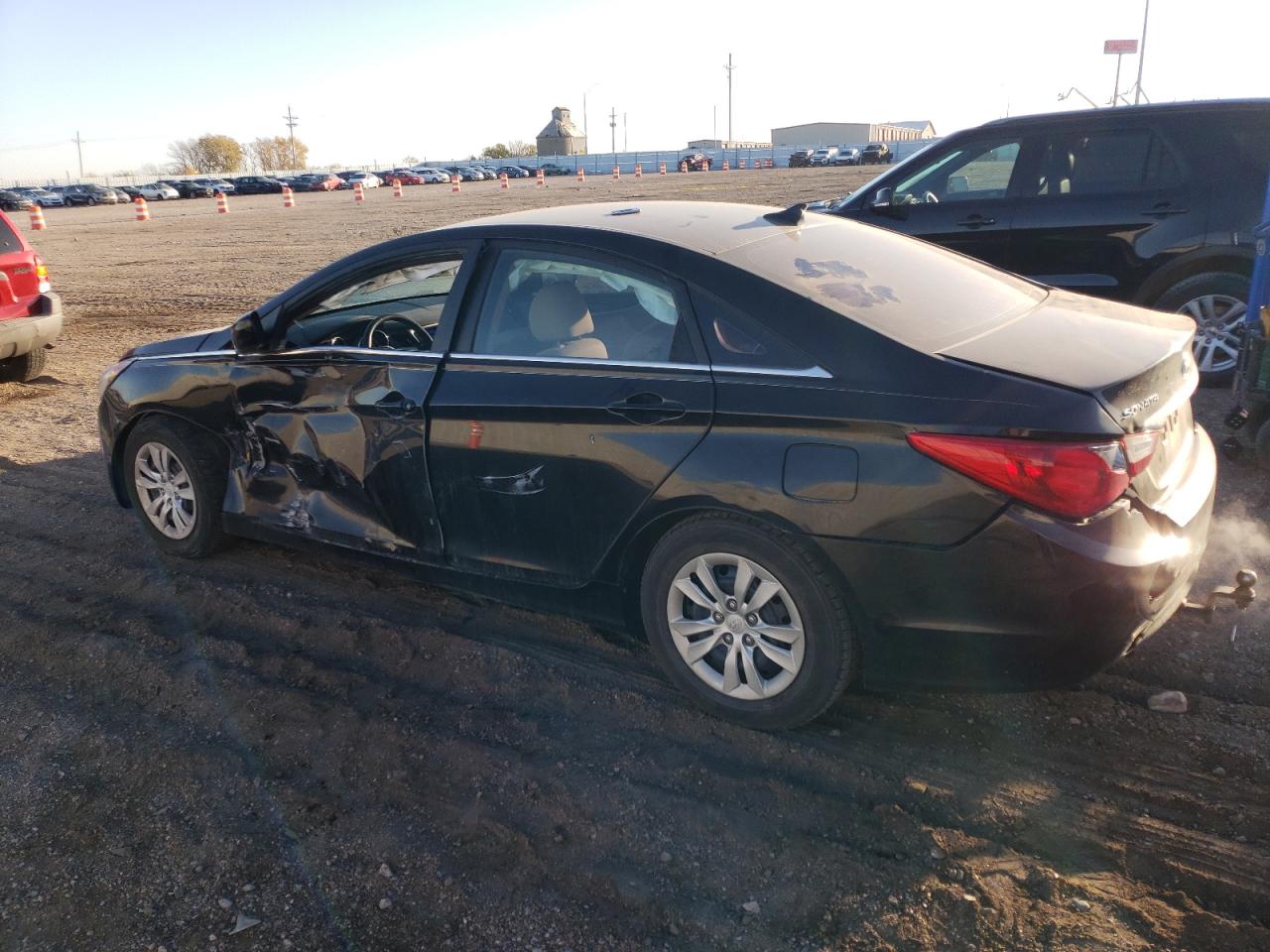 2011 Hyundai Sonata - Image 2