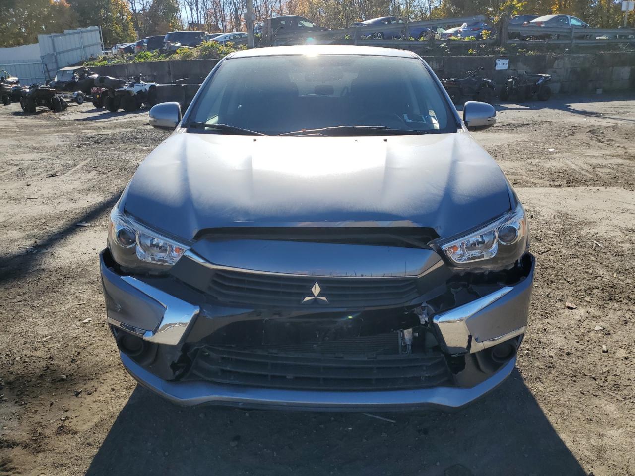 2017 Mitsubishi Outlander - Image 5