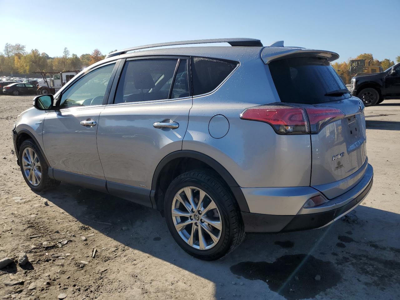 2017 Toyota RAV 4 - Image 2