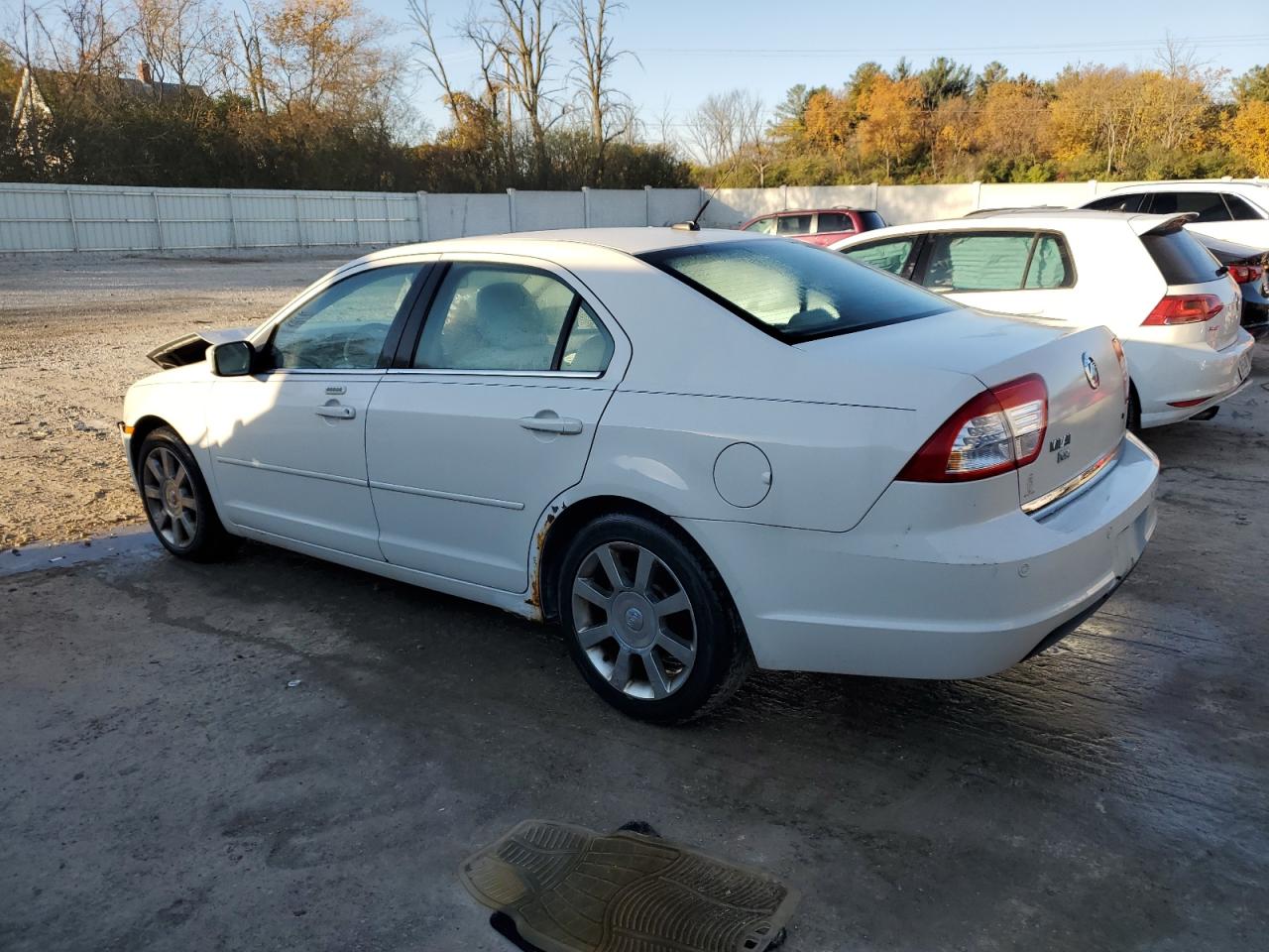 2009 Mercury Milan - Image 2