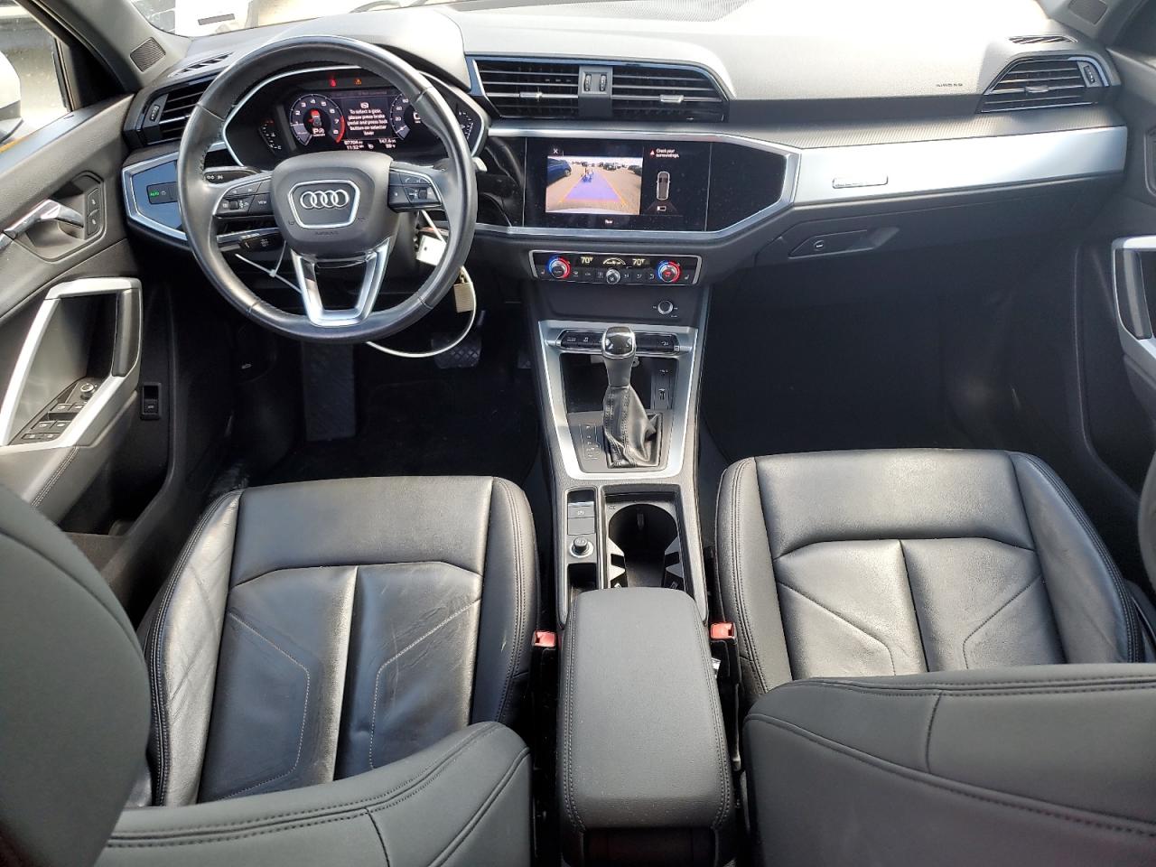 WA1AECF34K1077972 2019 Audi Q3 Premium