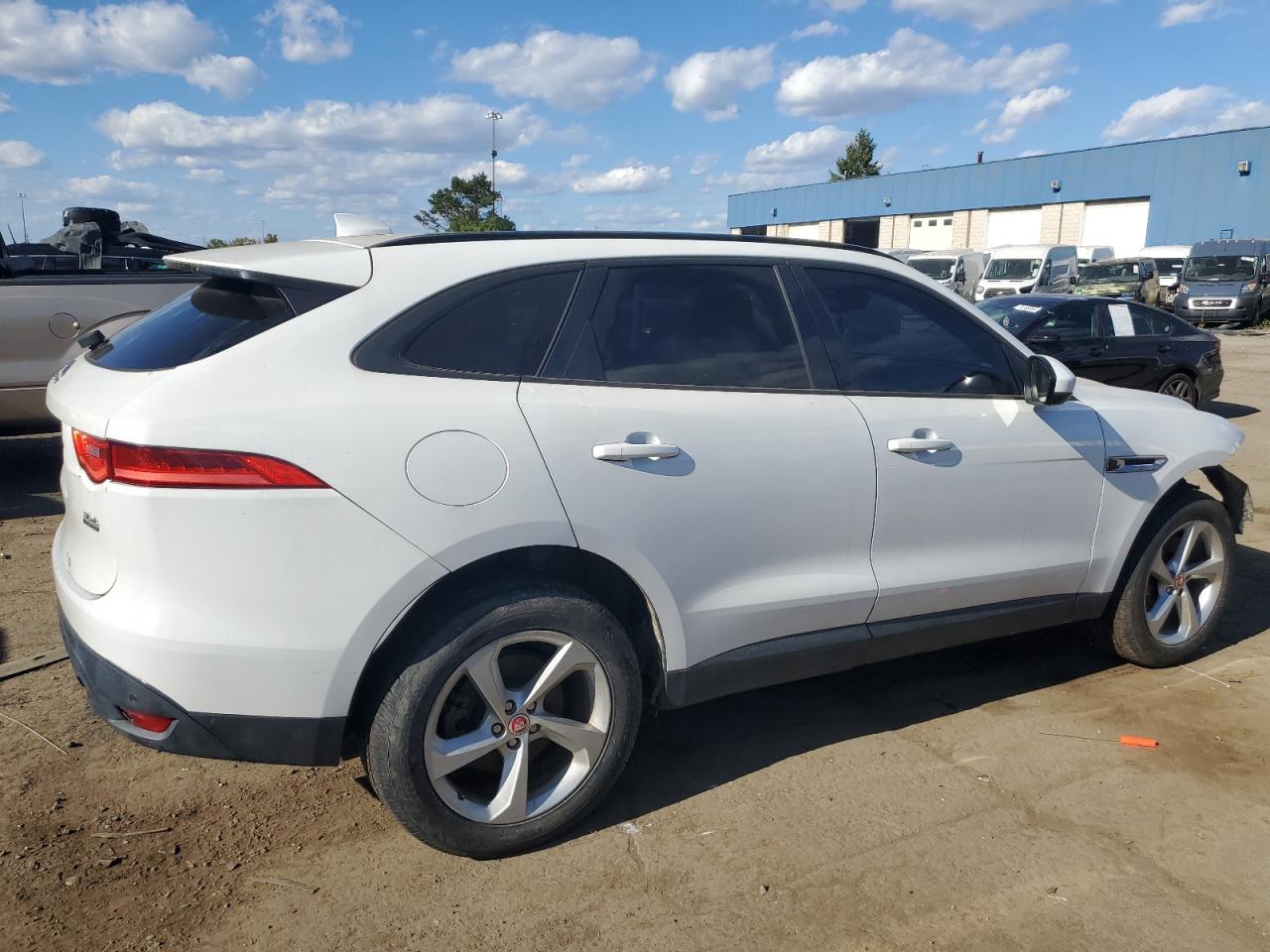 SADCJ2BV4HA062767 2017 Jaguar F-Pace Premium