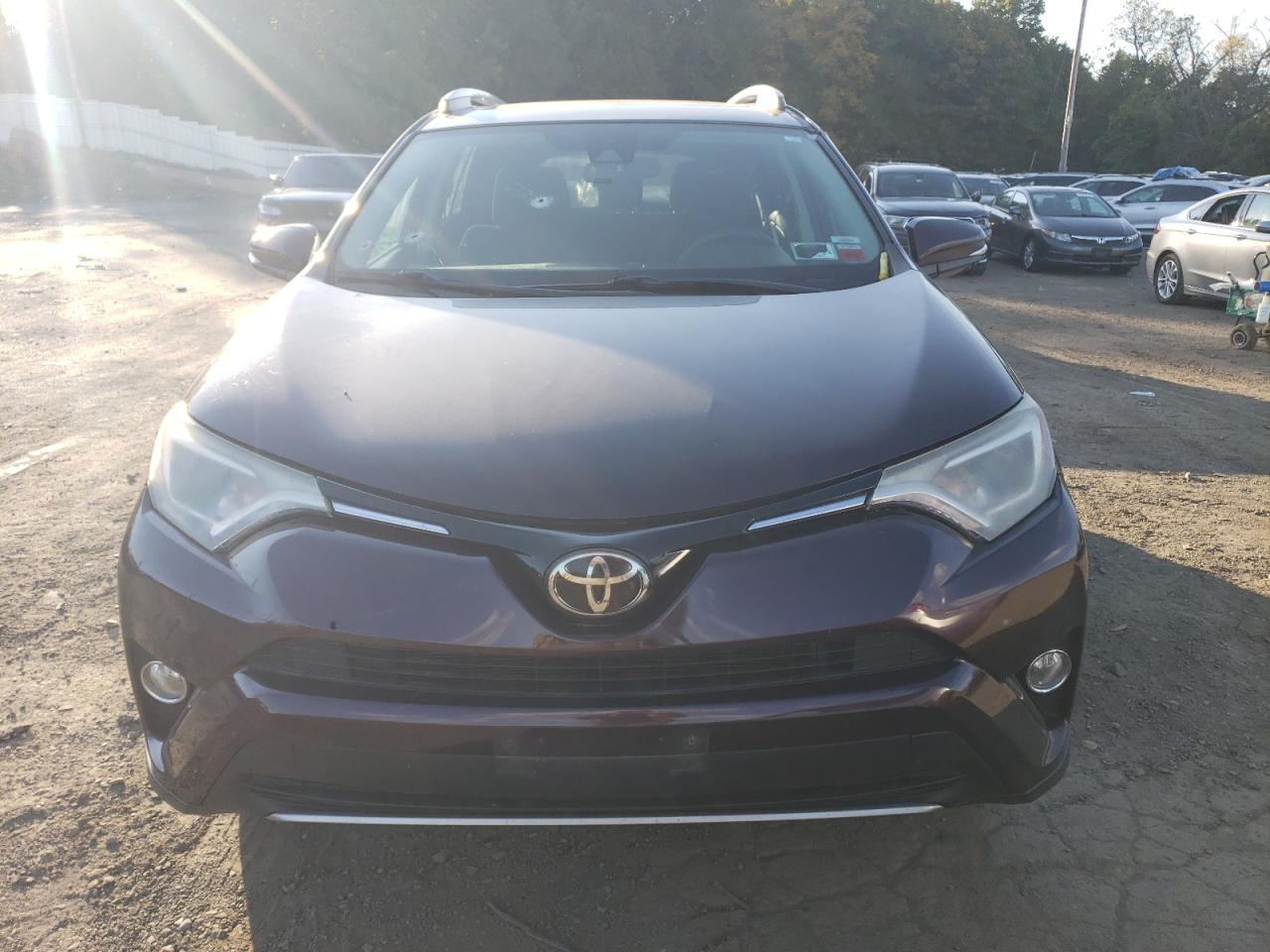 2T3RFREV9HW636180 2017 Toyota Rav4 Xle