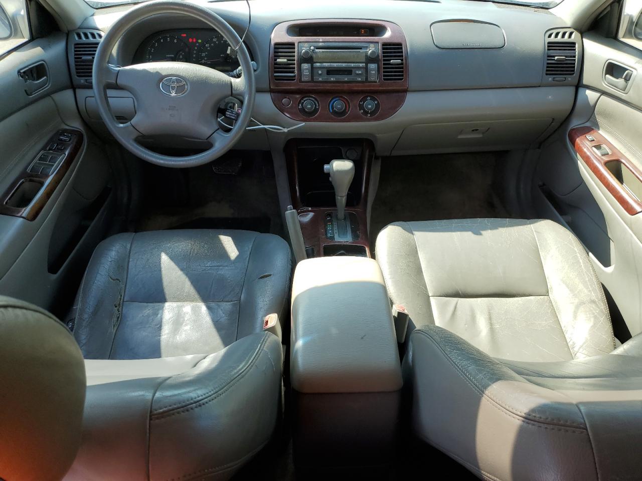 2004 Toyota Camry - Image 8