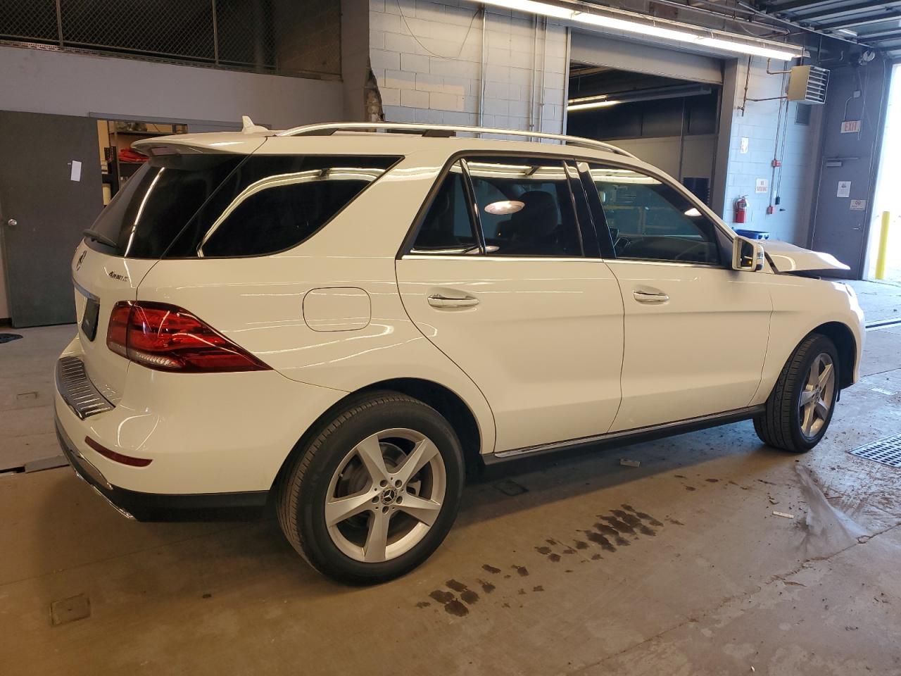 2017 Mercedes-Benz GLE - Image 3