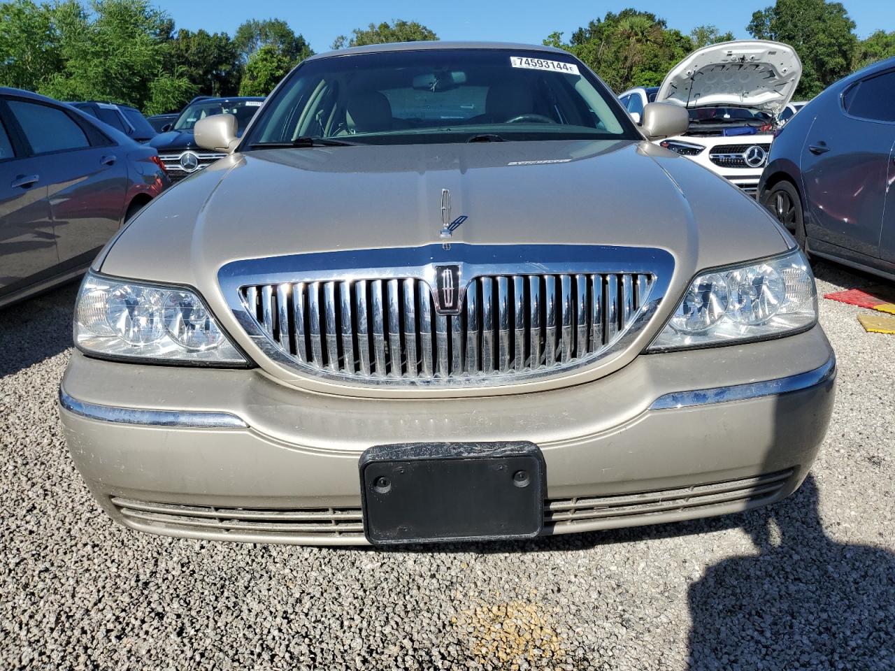 2004 Lincoln Town Car - Image 5