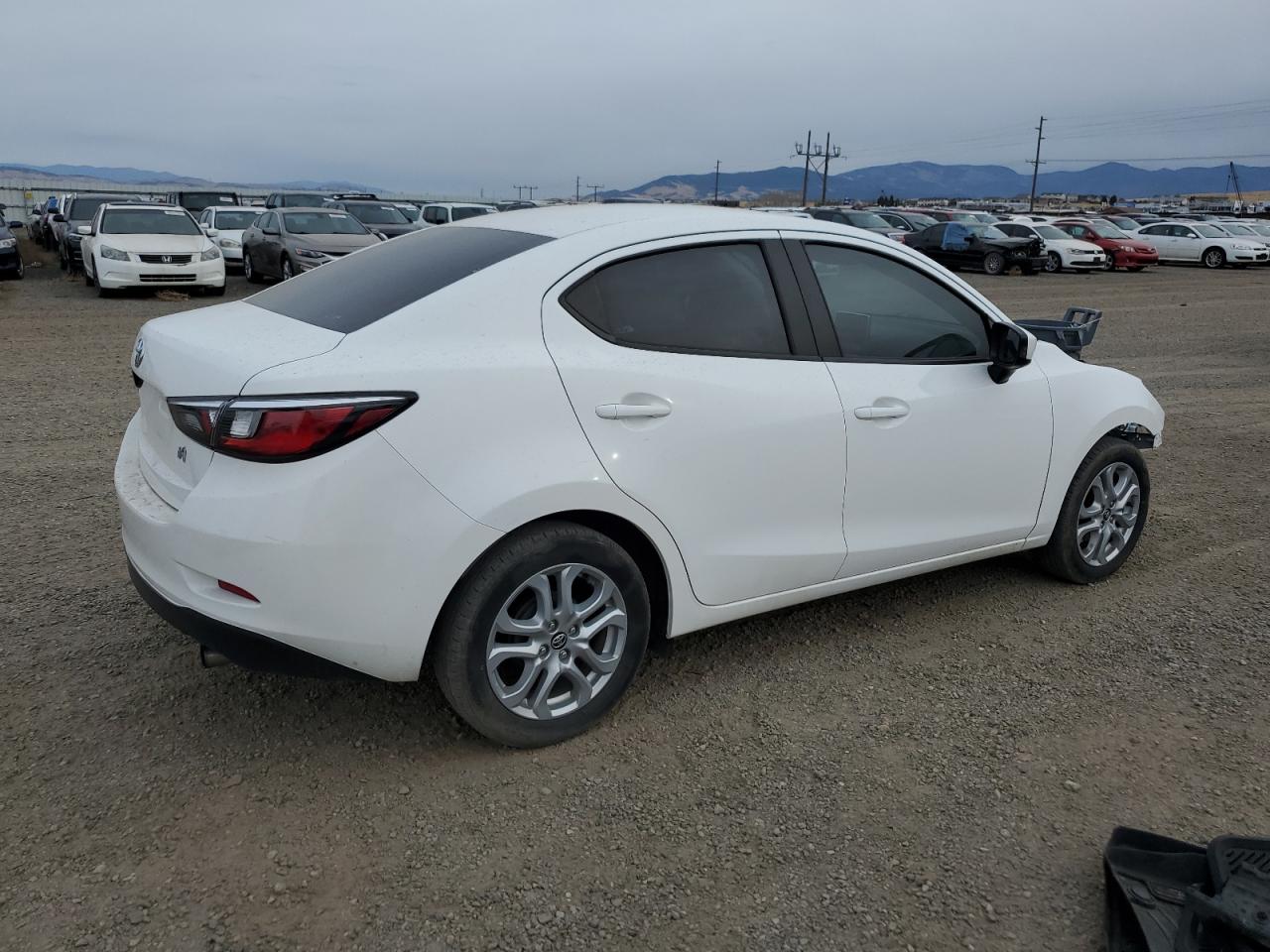 2017 Toyota Yaris - Image 3