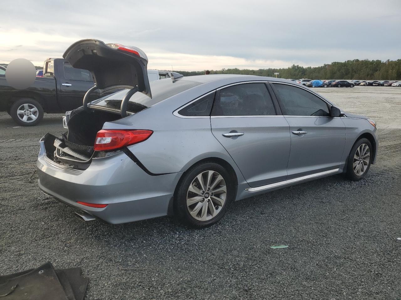 2017 Hyundai Sonata - Image 3