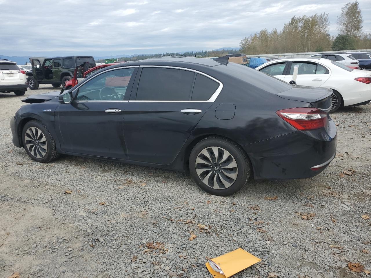 JHMCR6F57HC006685 2017 HONDA ACCORD - Image 2