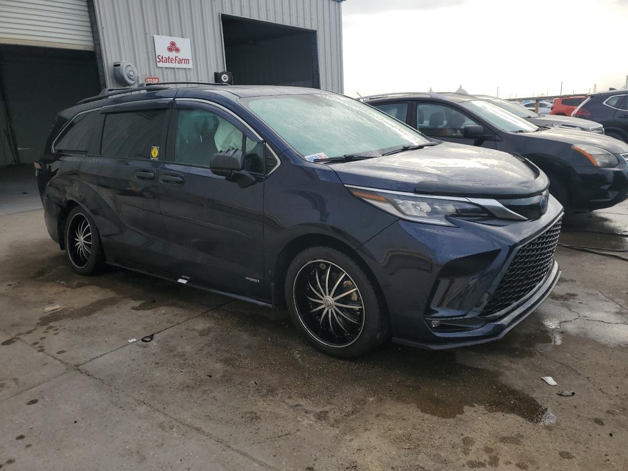 VIN 5TDDRKEC1MS052018 2021 TOYOTA SIENNA no.4