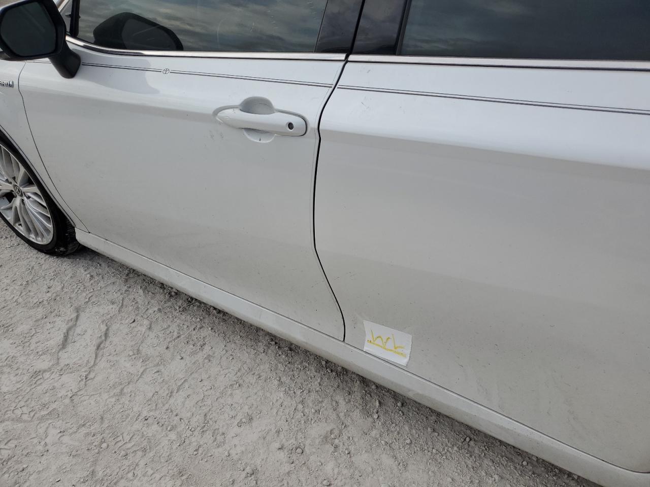 2020 Toyota Camry - Image 12