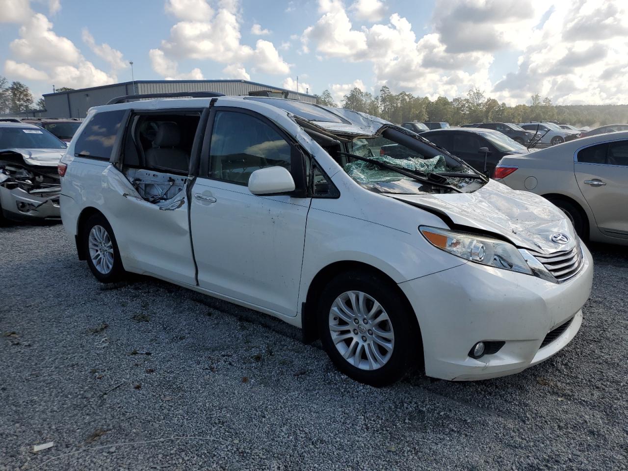 2015 Toyota Sienna Xle VIN: 5TDYK3DC4FS601646 Lot: 73272494