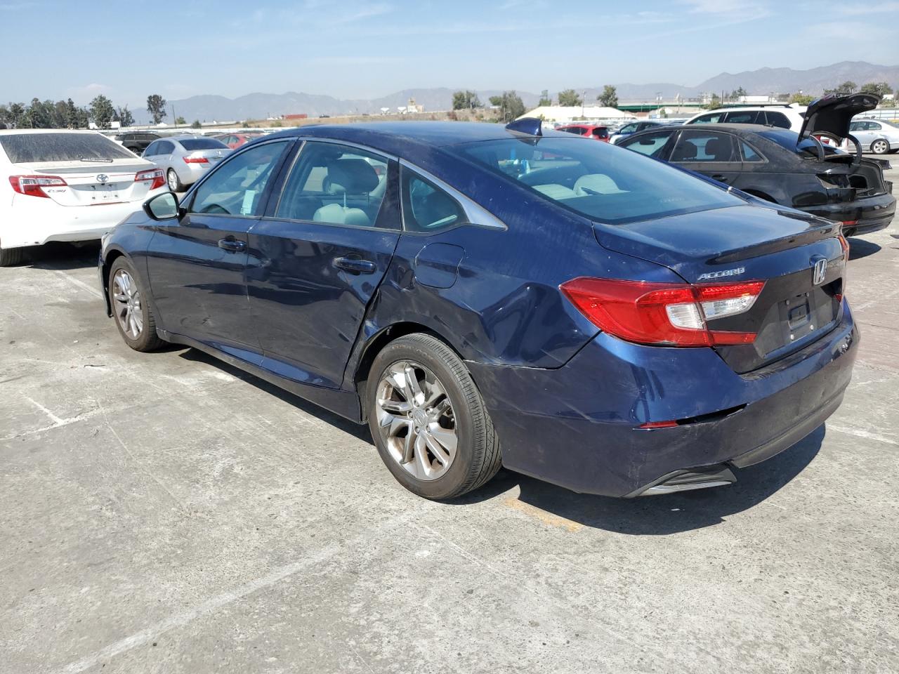 1HGCV1F11KA037206 2019 HONDA ACCORD - Image 2