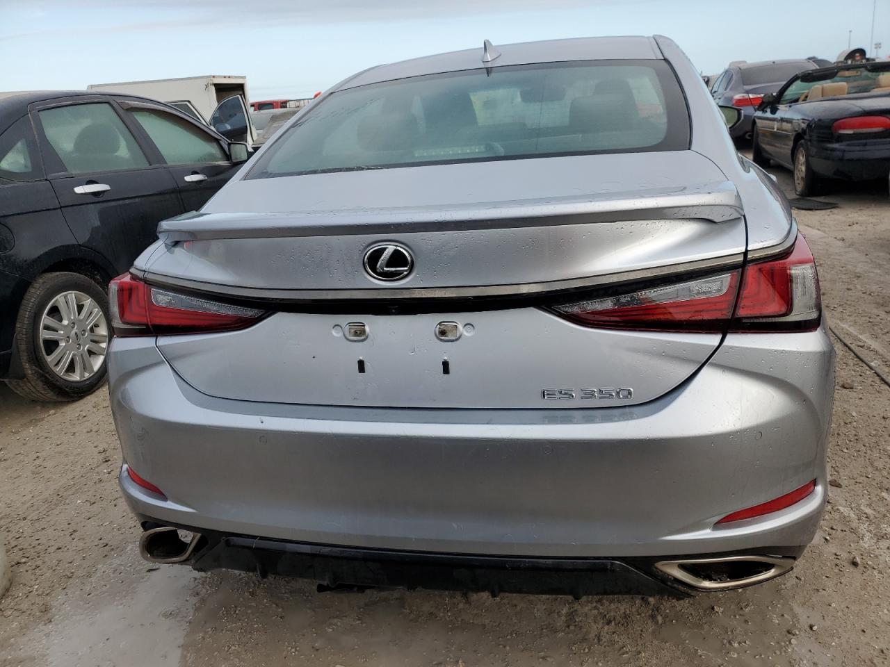 2022 Lexus ES - Image 6
