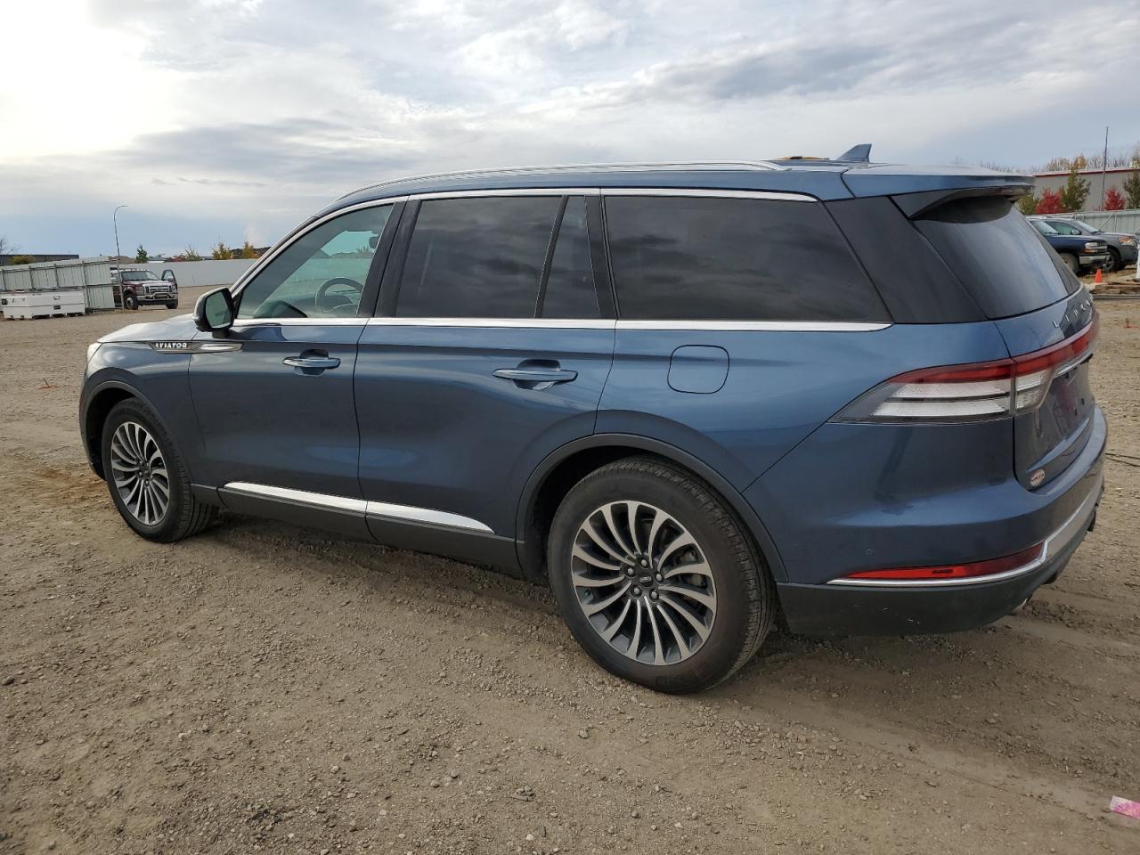 VIN 5LM5J7XC4LGL05050 2020 LINCOLN AVIATOR no.2