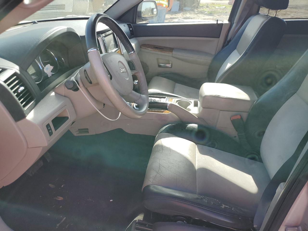 2009 Jeep Grand Cherokee - Image 7