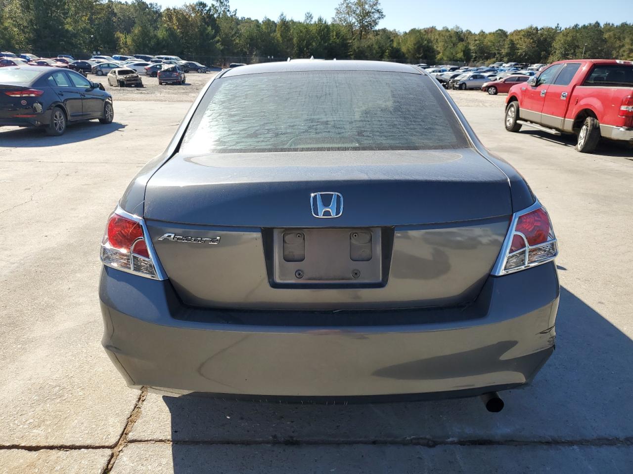 2008 Honda Accord Lx VIN: 1HGCP26368A093636 Lot: 76505944