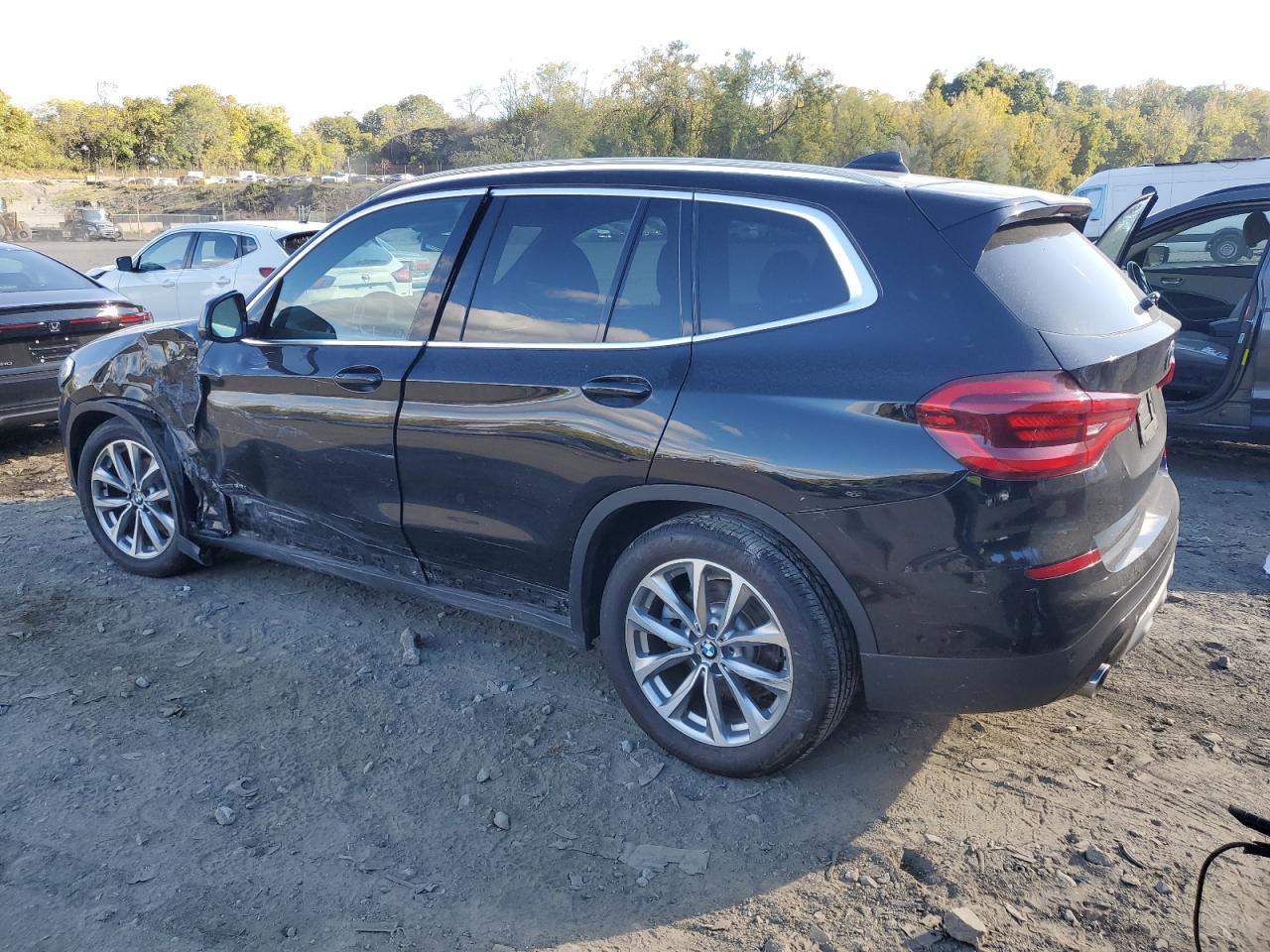 5UXTR9C50JLD61437 2018 BMW X3 - Image 2