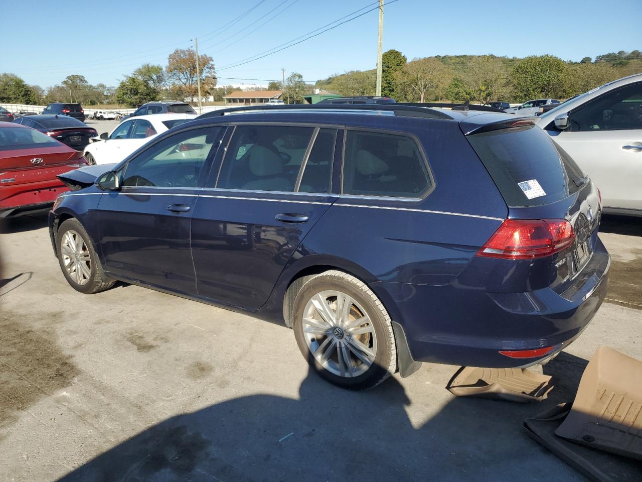 2015 Volkswagen Golf - Image 2