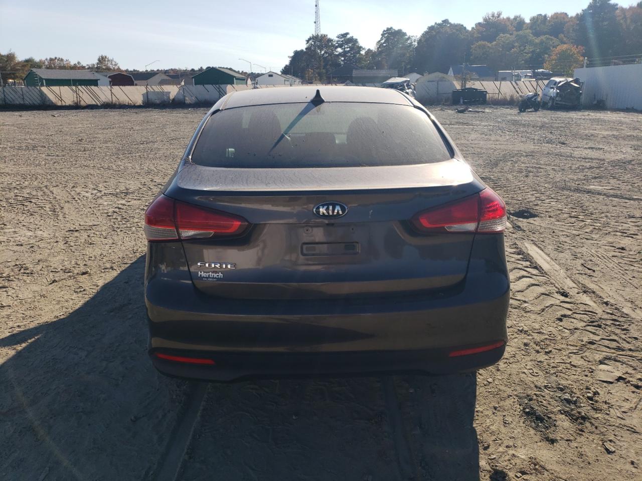 2017 Kia Forte - Image 6