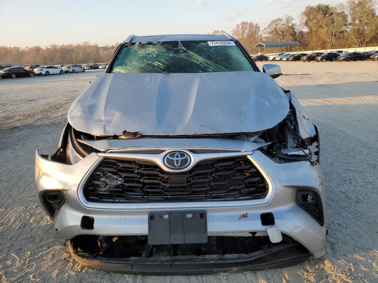 2022 Toyota Highlander - Image 5