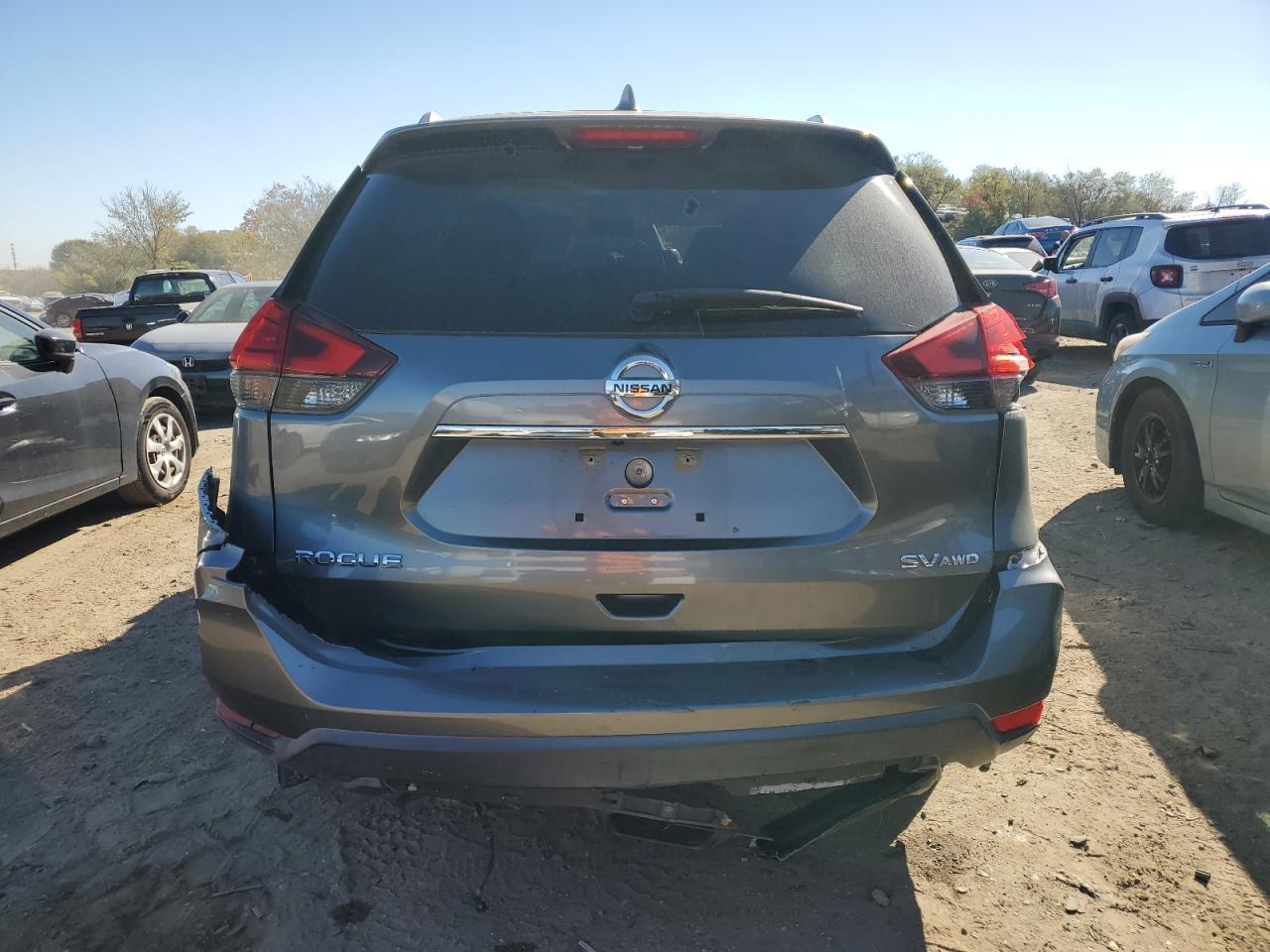 2017 Nissan Rogue - Image 6