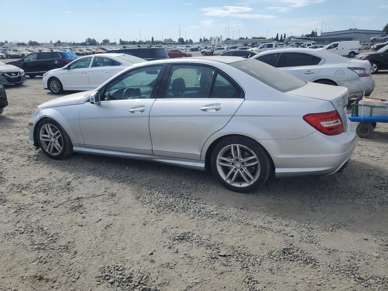 VIN WDDGF8AB4DG120012 2013 MERCEDES-BENZ C-CLASS no.2