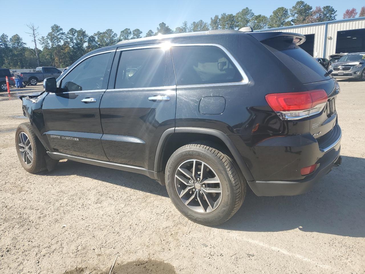 2017 Jeep Grand Cherokee - Image 2