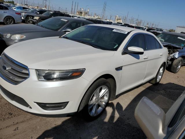 Седани FORD TAURUS 2015 Білий