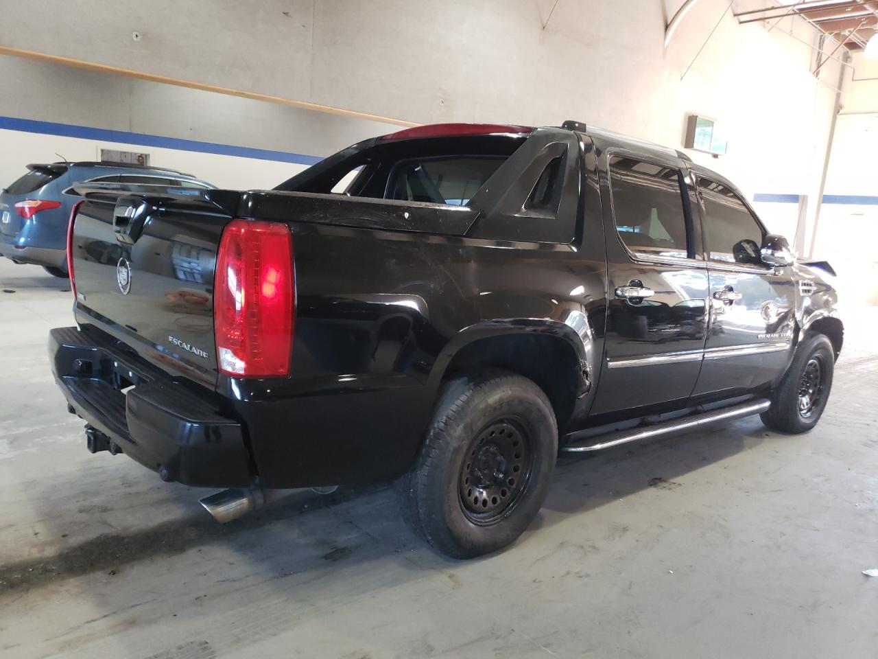 2009 Cadillac Escalade - Image 3