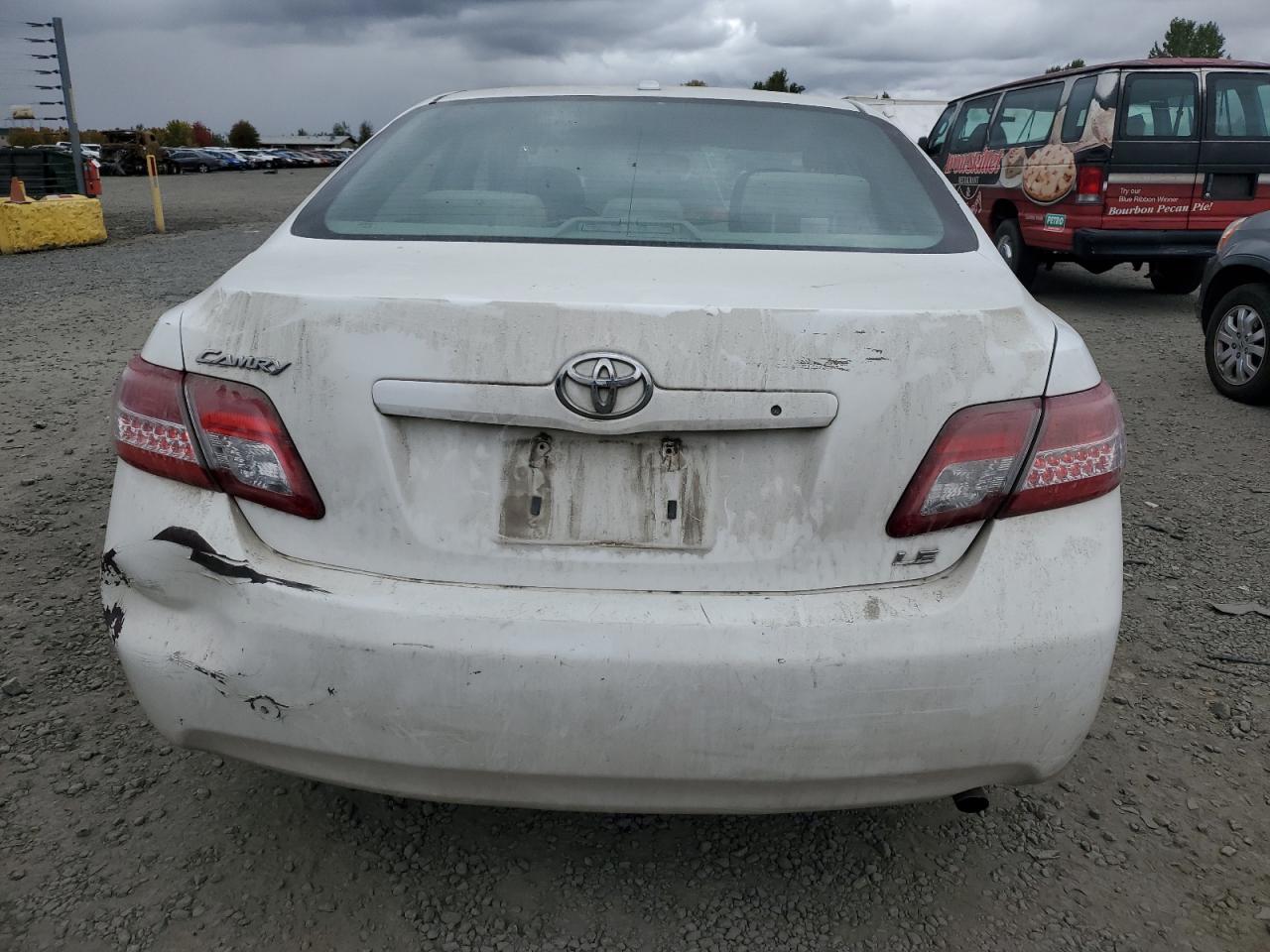 4T1BF3EK7AU524562 2010 Toyota Camry Base