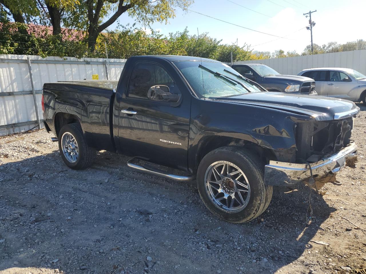 2011 GMC Sierra - Image 4
