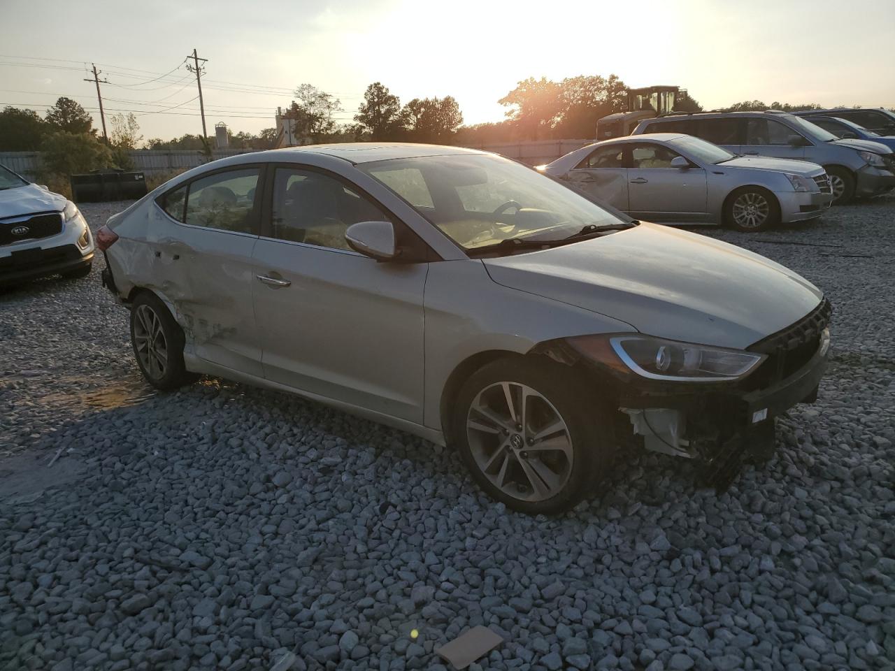 VIN 5NPD84LF9HH004211 2017 HYUNDAI ELANTRA no.4